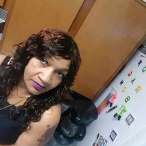 Meet your Posher, Brenda